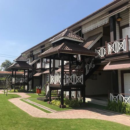 Silver Lake Hotel Няунг Шве Екстериор снимка