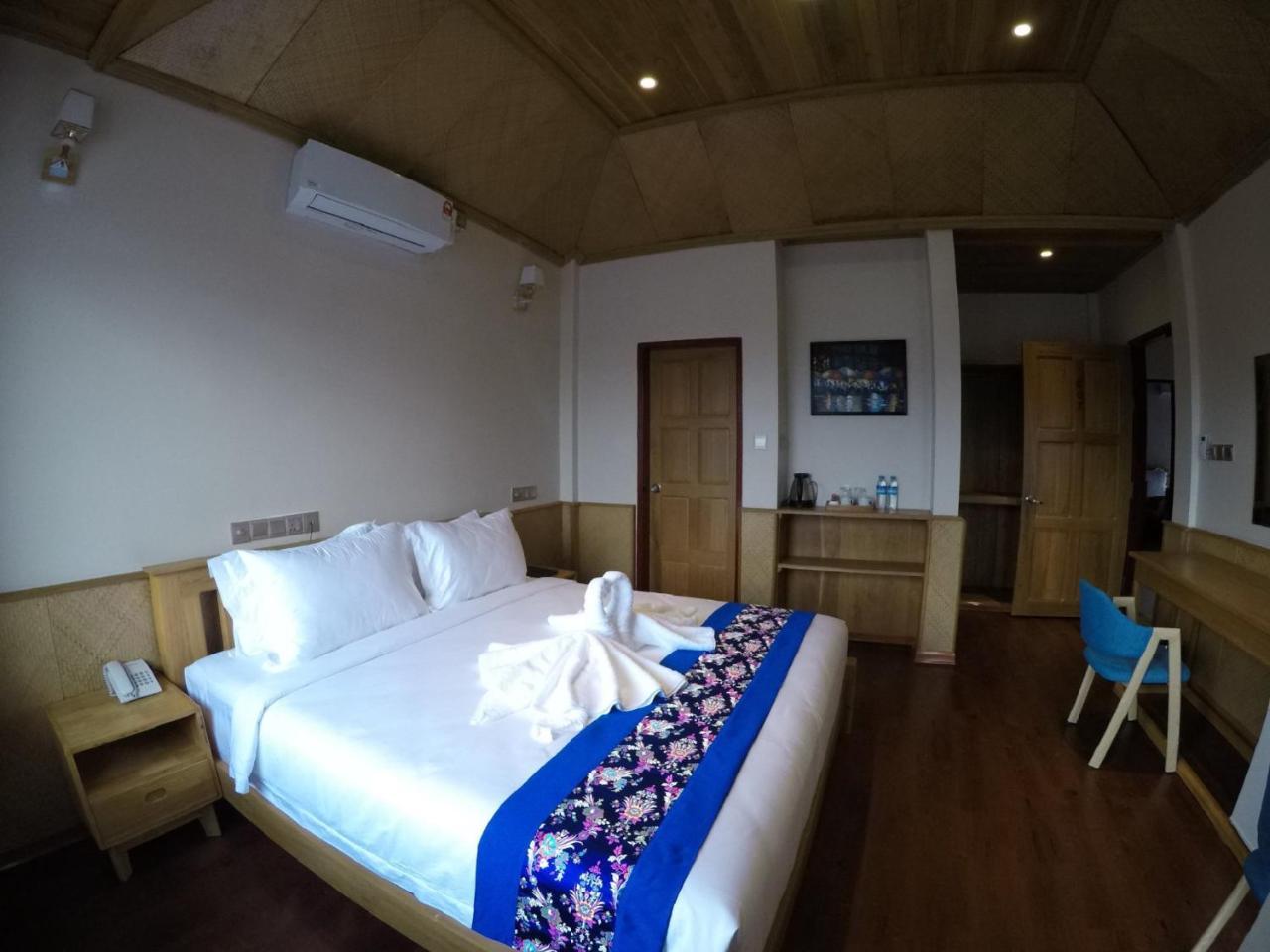 Silver Lake Hotel Няунг Шве Екстериор снимка
