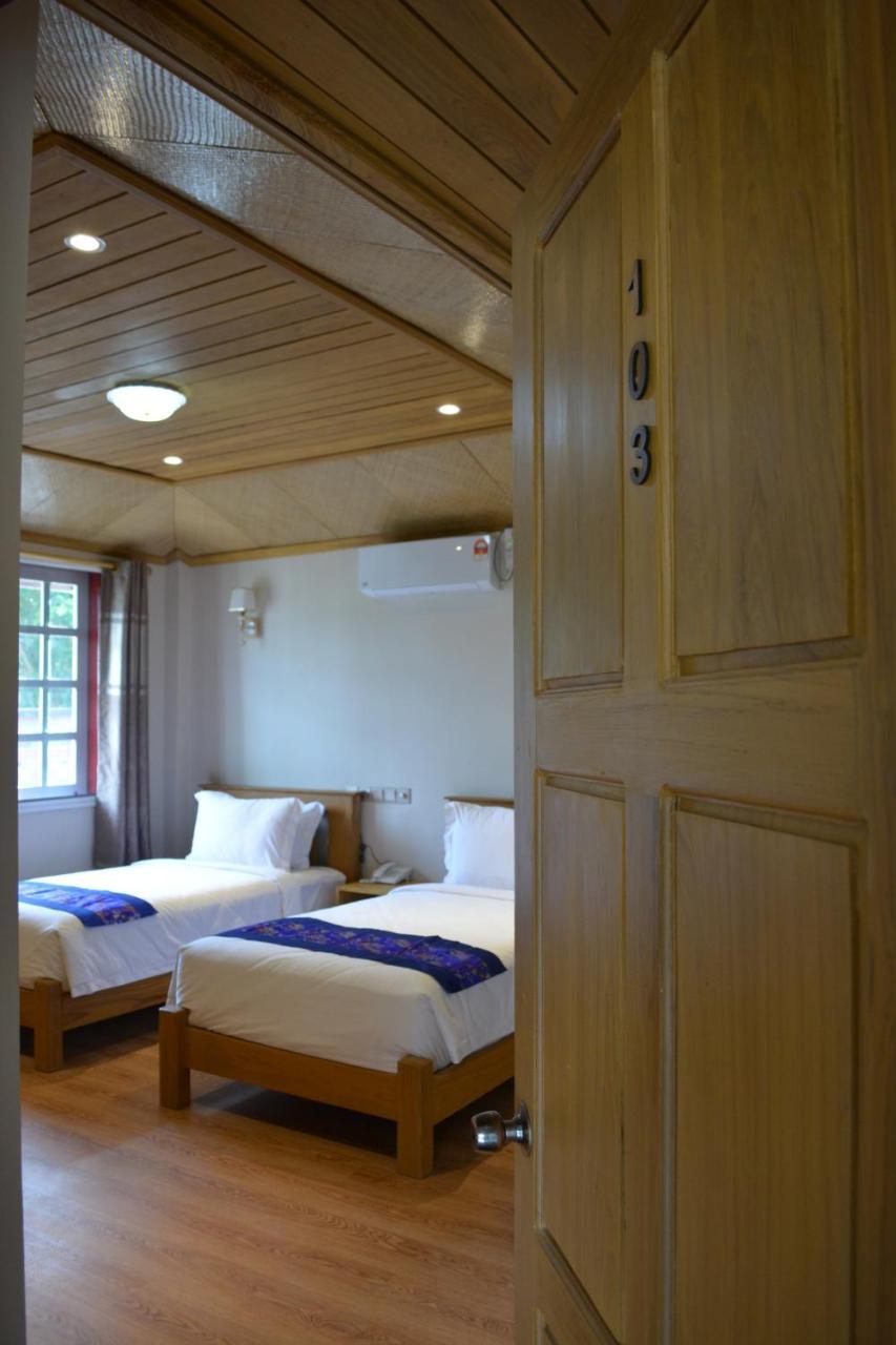 Silver Lake Hotel Няунг Шве Екстериор снимка