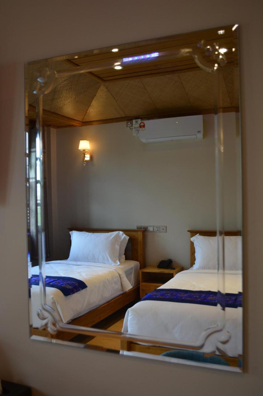 Silver Lake Hotel Няунг Шве Екстериор снимка