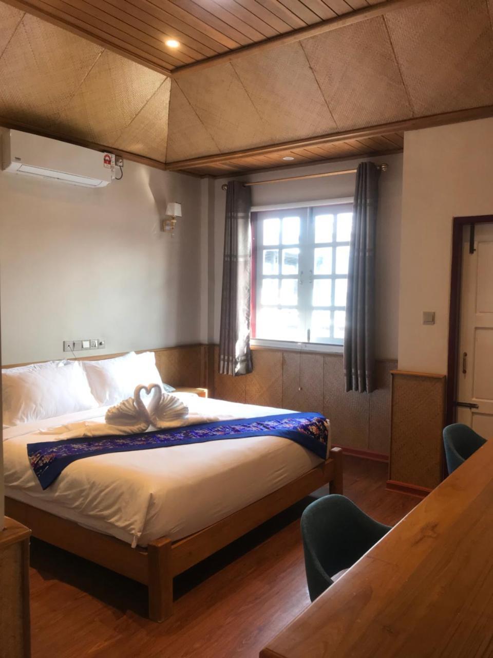 Silver Lake Hotel Няунг Шве Екстериор снимка