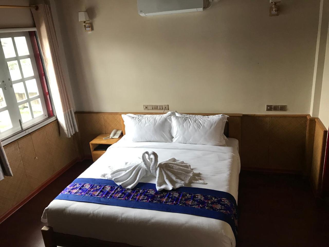 Silver Lake Hotel Няунг Шве Екстериор снимка